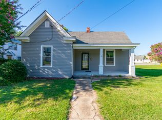 104 W Cleveland Ave, Vinton, VA