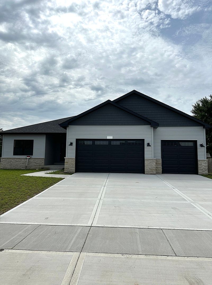 1180 Heritage Dr, Coal City, IL 60416 Zillow