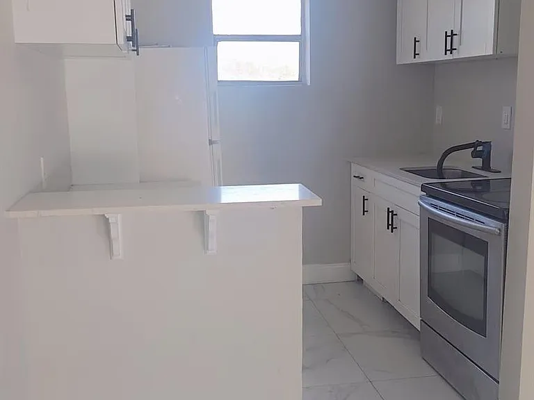 616 NW 5th Ave #2 — Photo 5