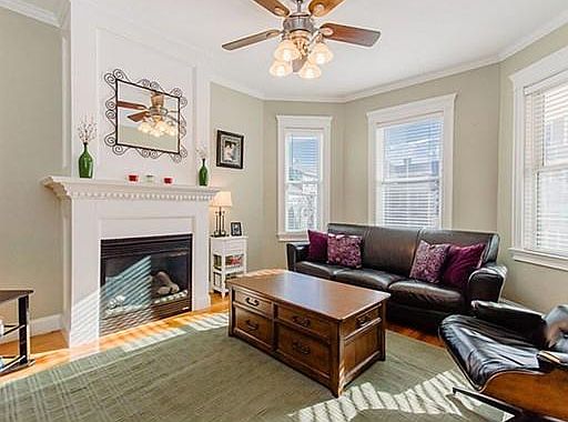 3rd image of 124 King St #B