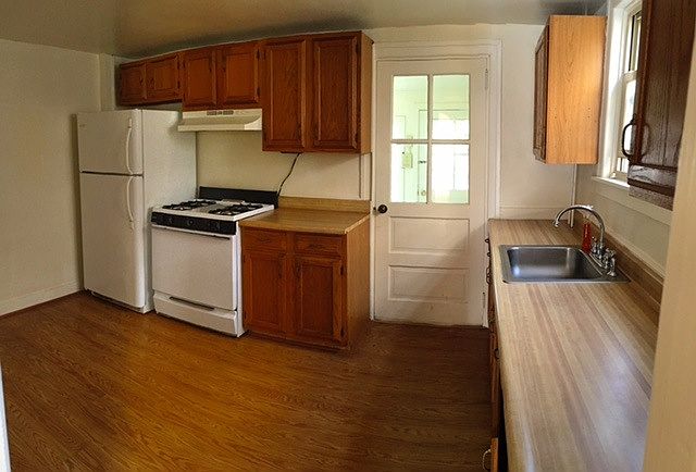 2nd image of 20 E Morgan St