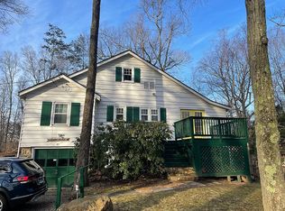 12 Woody Pl, Ridgefield, CT 06877