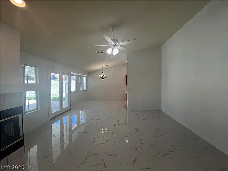 5645 W Katie Ave — Photo 10