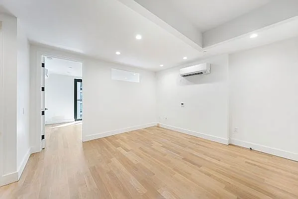 Rented by Nooklyn NYC LLC | media 29