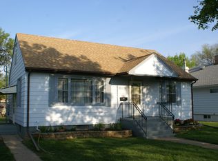 809 N 1st St, Aberdeen, SD 57401