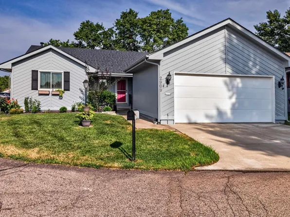 2909 SW Cedar Cove Ct, Topeka, KS 66614