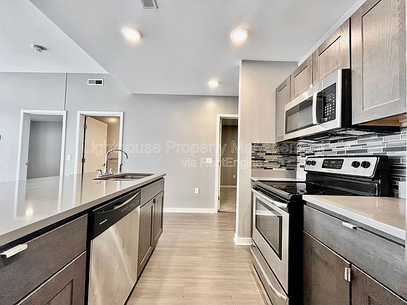 5th image of 601 Michigan St NE APT 403