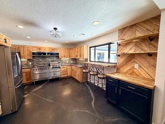 239 Nancy St — Photo 16
