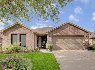377 Ward Ln, Alvin, TX 77511