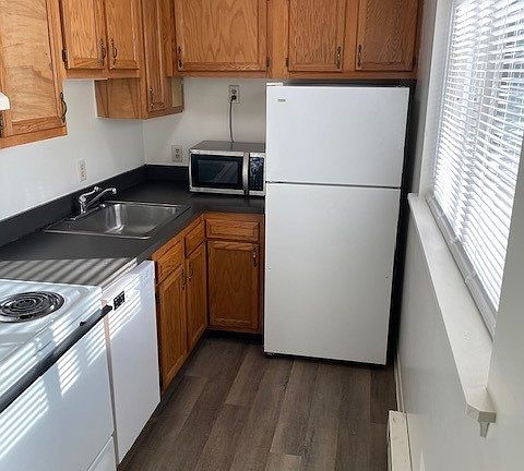 3rd image of 1700 E Main St #792ed2d24