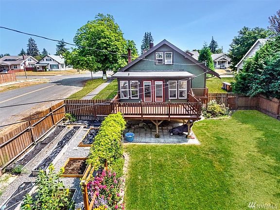 3rd image of 4302 Tacoma Ave S