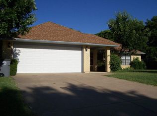 225 NW Mockingbird Rd, Lawton, OK 73507