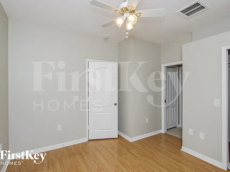 599 Australian Rd NW — Photo 11
