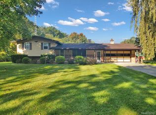 445 N Elba Rd, Lapeer, MI 48446