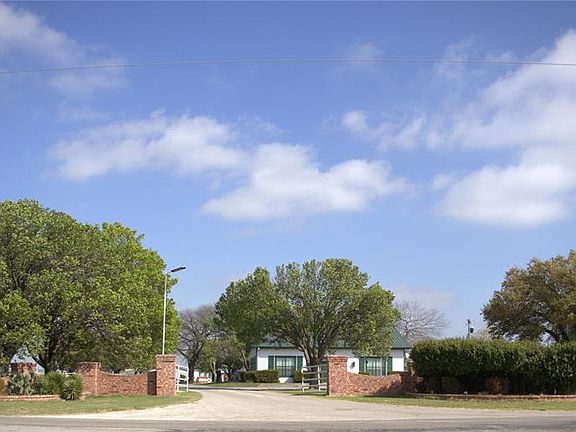 3rd image of 7511 Sunshine Ln
