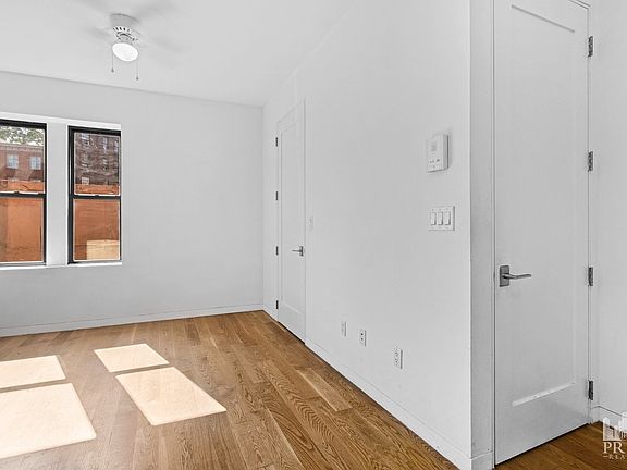 4th image of 227 Waverly Pl #1DD
