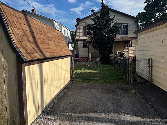 5th image of 2139 Cleveland Ave