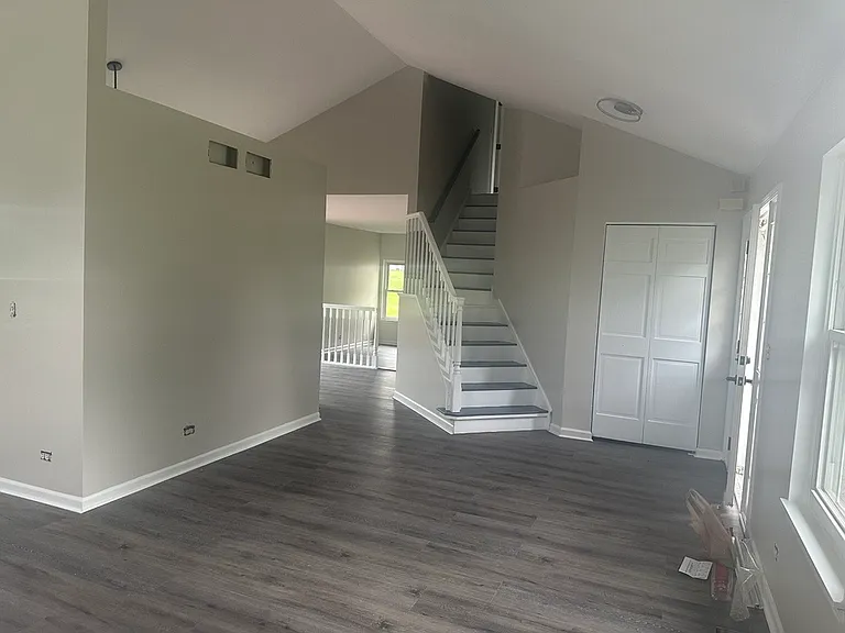 Huntcliff Rd — Photo 3