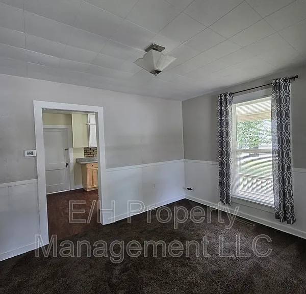 322 N Park Ave — Photo 7