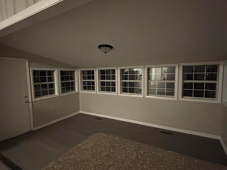 2458 Leslie Cir — Photo 14