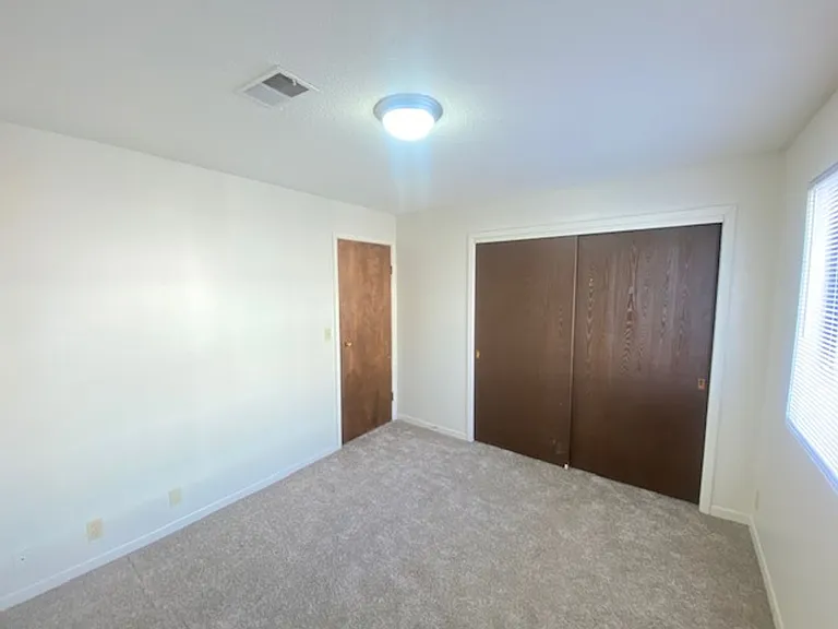 Superior Place Apartments — Photo 24