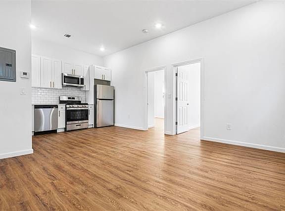 3rd image of 33 Stagg St #4