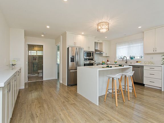 3rd image of 3409 Kepuhi St