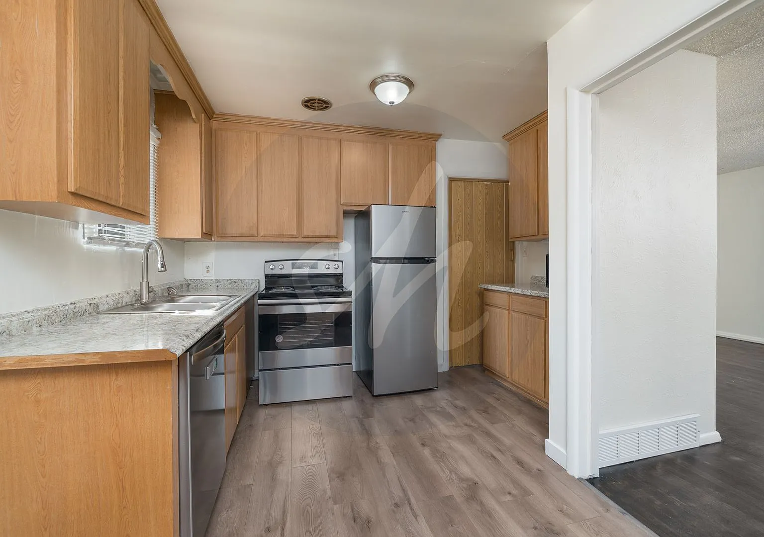 Charming 2 bed 1 bath duplex in downtown Colorado Springs — Photo 4