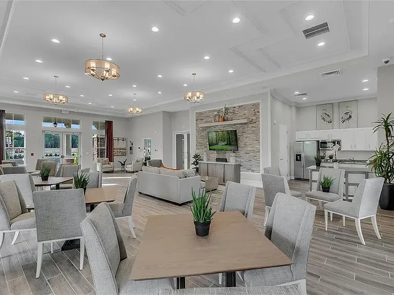498 Baroness Way — Photo 16
