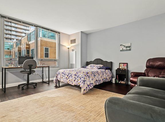 3rd image of 33 W Ontario St APT 15D