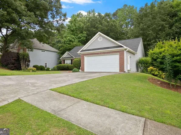 1027 Regency Dr, Acworth, GA 30102