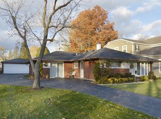 1825 N Mitchell Ave, Arlington Heights, IL 60004