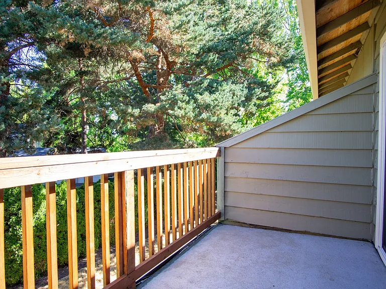 12155 SW Spur Ct #D — Photo 15