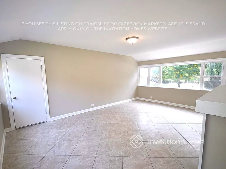 9852 Schiller Blvd — Photo 10