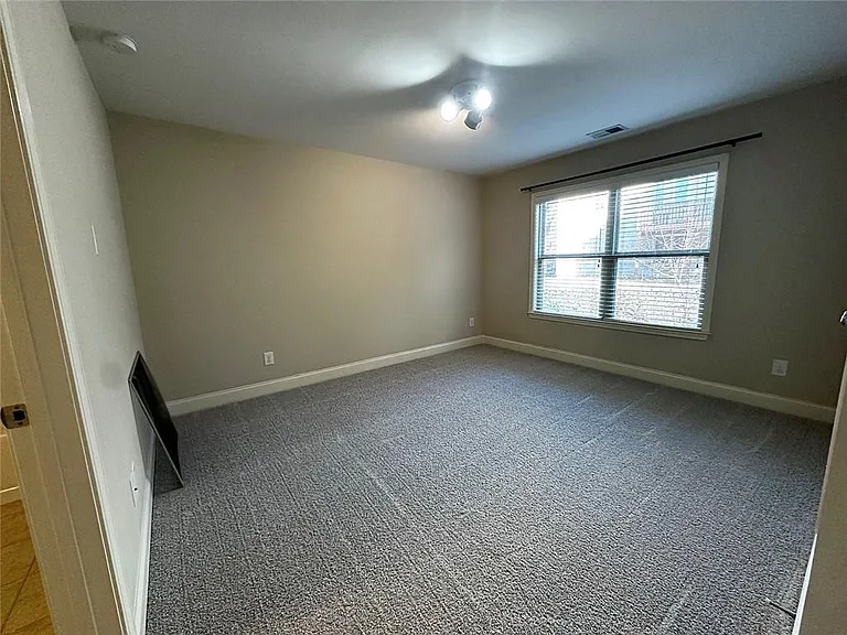 5605 Upper Creek Ct — Photo 17