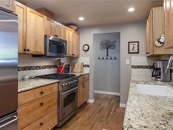 2nd image of 10901 SE 284th St