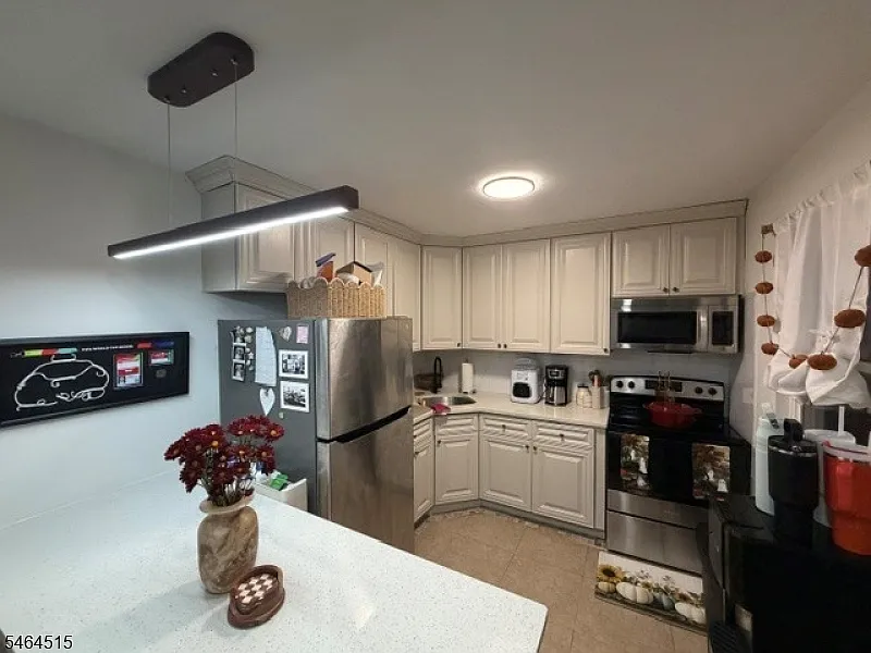 1 bed, 1.0 bath, $1,900 — Photo 3