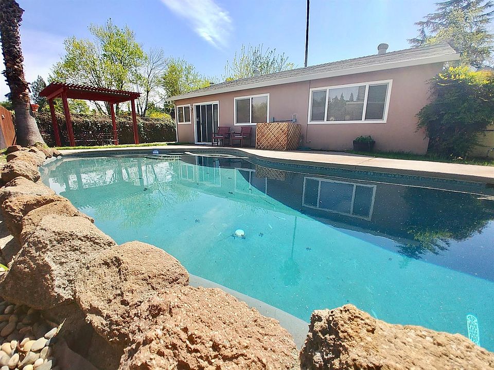 1st image of 9613 Old Bridle Ct