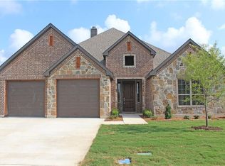 726 La Paloma Rd, Sanger, TX 76266