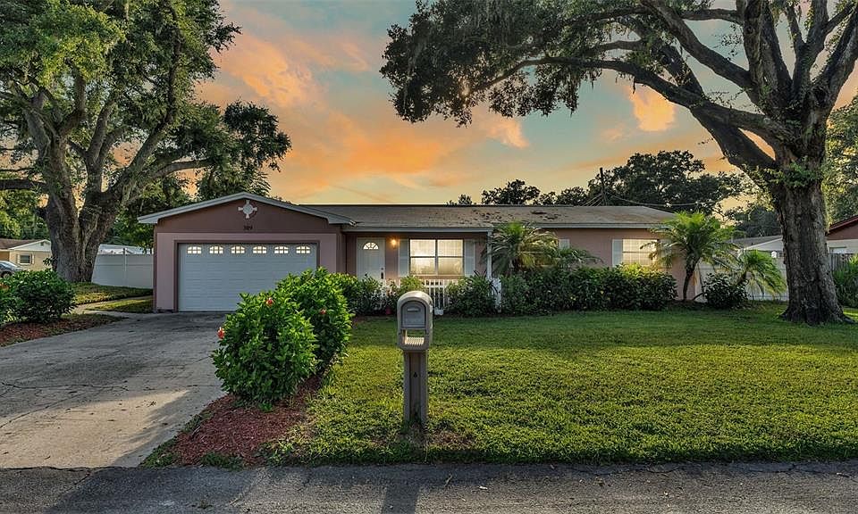 1st image of 309 Faye Cir S