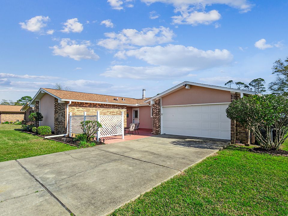 2nd image of 12133 Longwood Dr