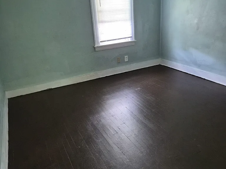 1152 Pomona Rd — Photo 3