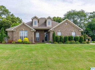 328 Eagle Ridge Dr, New Market, AL 35761
