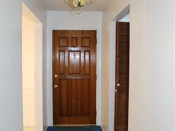 2nd image of 1354 Hallwood Ct