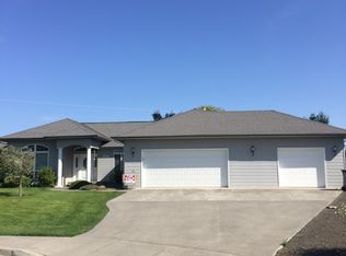 1916 SE Clover Ct, College Place, WA 99324