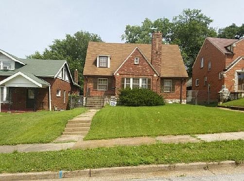 1st image of 3676 Manola Ave