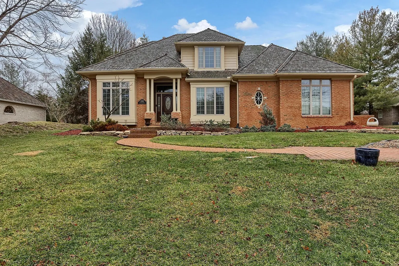 1202 S Oxfordshire Ln photo 1