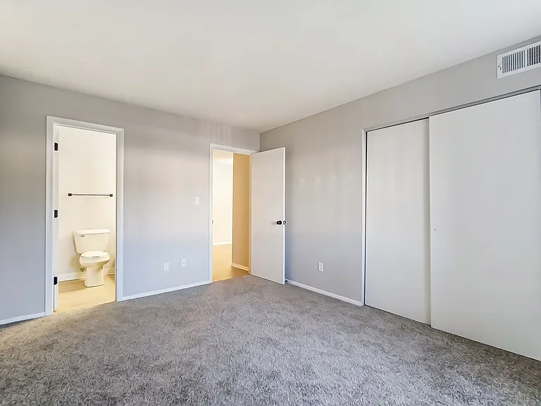 Coventry Court West Apartments — Photo 18