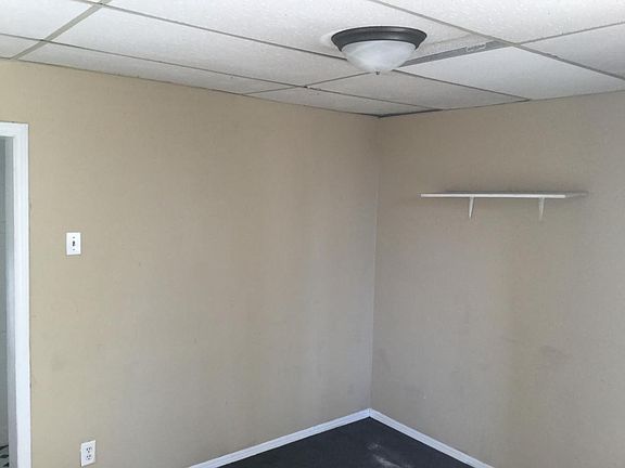 4th image of 1109 E Kirby Ave