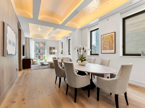 305 East 61st Street 702 image 1 of 17